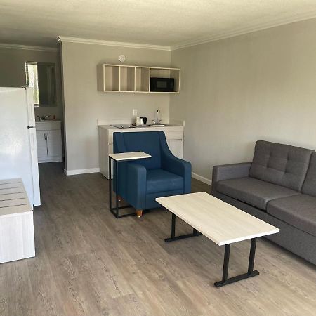 Mainstay Suites Флоренс Экстерьер фото