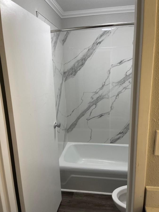 Mainstay Suites Флоренс Экстерьер фото