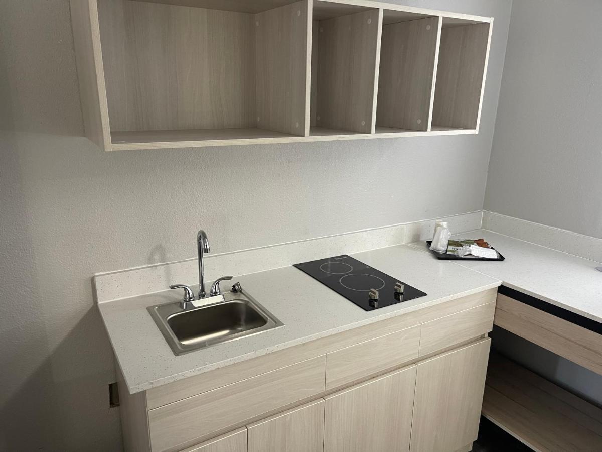 Mainstay Suites Флоренс Экстерьер фото