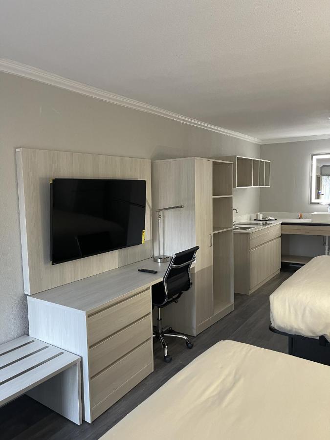 Mainstay Suites Флоренс Экстерьер фото
