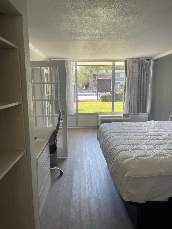 Mainstay Suites Флоренс Экстерьер фото