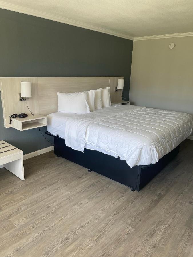 Mainstay Suites Флоренс Экстерьер фото